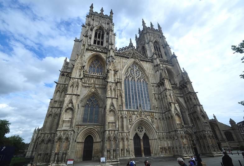 A picture of the front of York Minster
